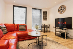 Smart & modern Chester city-centre flat - Sleeps 2